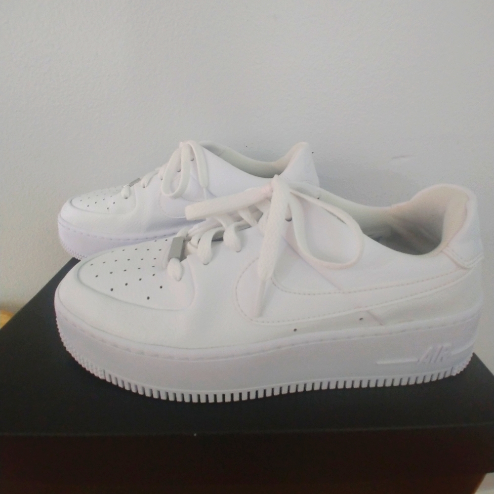 Nike Air Force 1 sage low